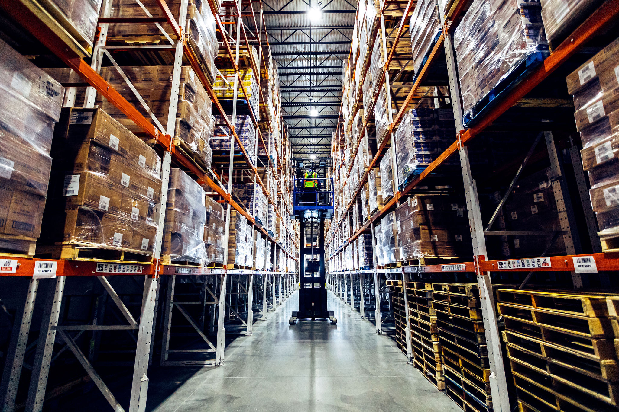 Interior of a Airsun Express warehouse